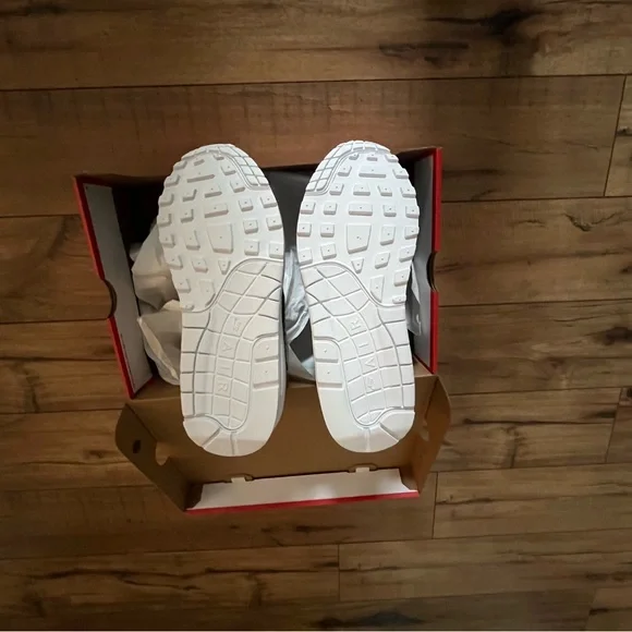 Brand new Nike tennis shoes. Never worn. Original box. Nike Air Max 1 Premium. - Picture 3 of 4